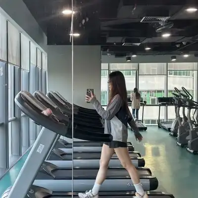 邱悦